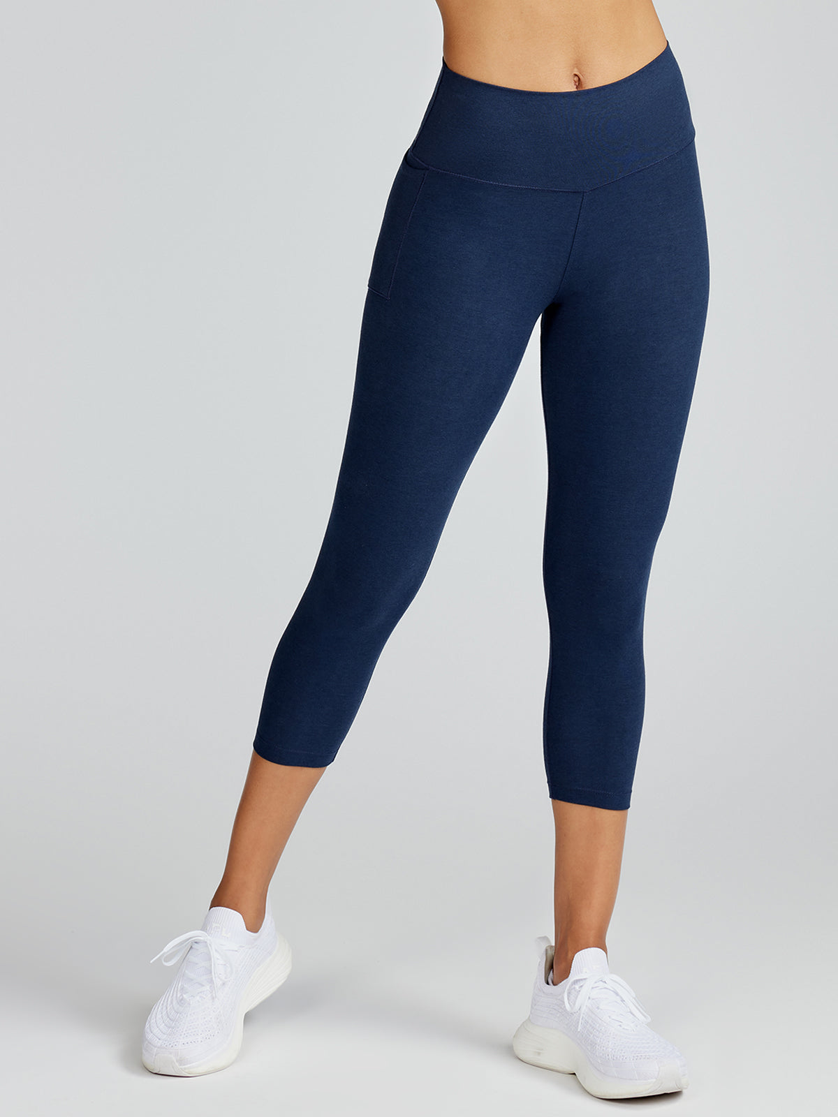 ZUMBA Wear Women's Capri Pants Bold Black/blue Stretch Capri Pants Size L High  Rise Capri Pants Size L Zumba Lover Pants -  Canada