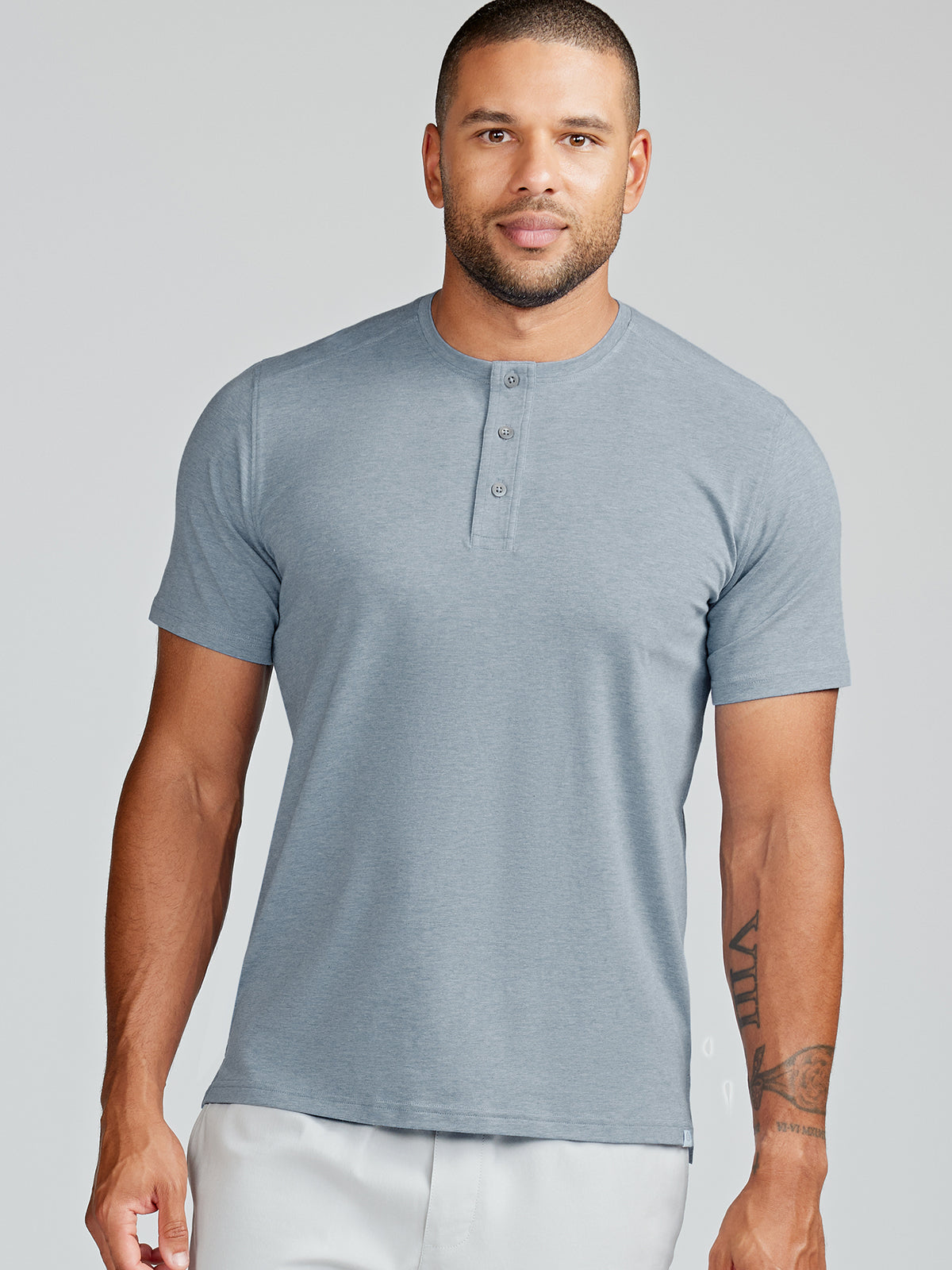 Xersion Men's Shirt Medium Long Sleeve Pullover Quick Dri Train Gray Black