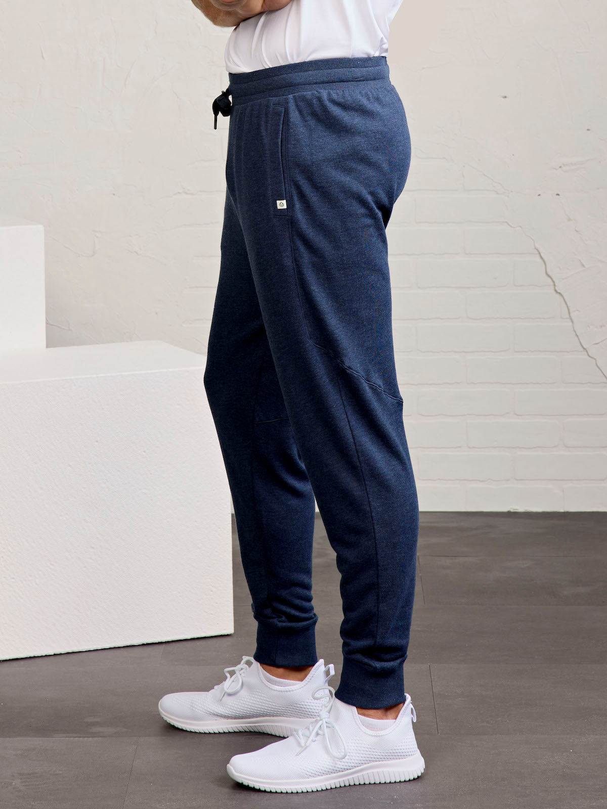 Stadium French Terry Jogger- tasc Performance (ClassicNavyHeather)