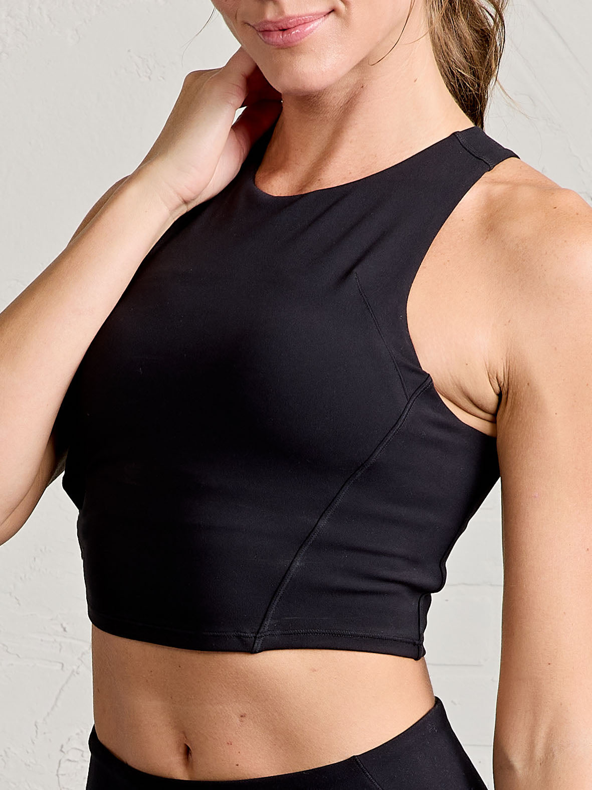 Sculptive Crop Tank with Built in Bra tasc Performance (Black)