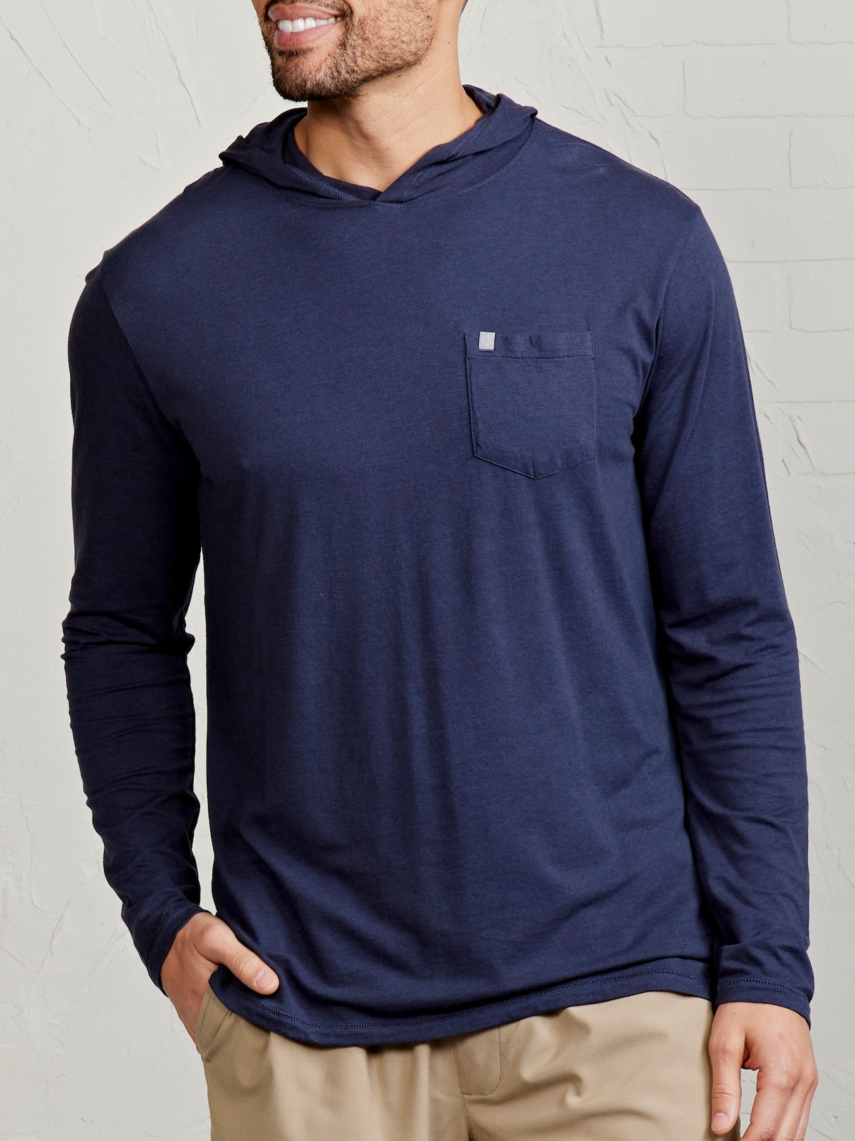 Seaside Wash Pigment Dyed Pocket Hoodie - tasc Performance (ClassicNavy)