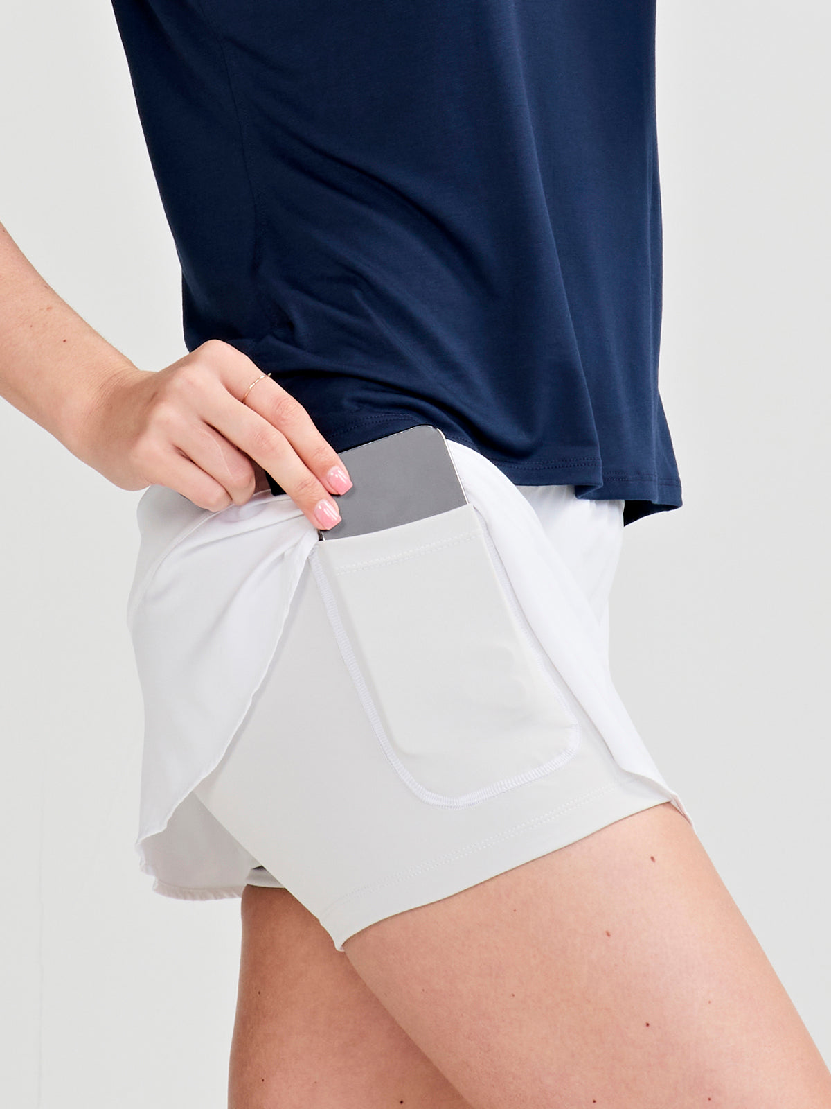 On The Court 13in Skirt - tasc Performance (White)