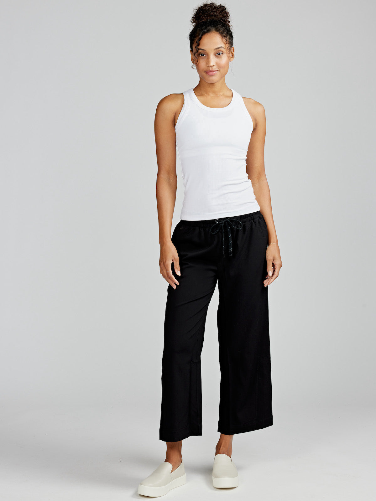 Weekend Wide Leg Pant 22in - tasc Performance (Black)